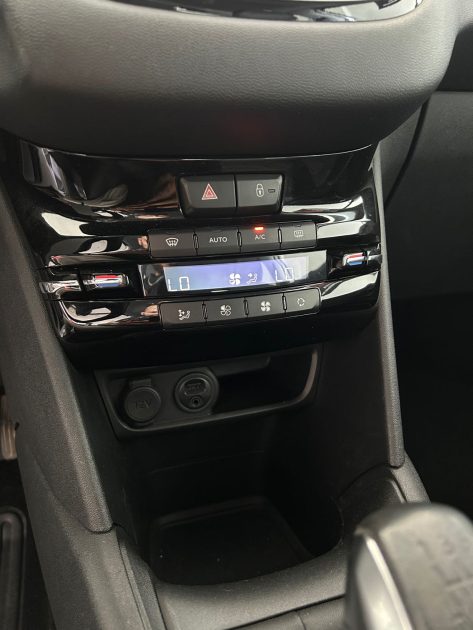 PEUGEOT 208 ALLURE 1.2 VTI 82 