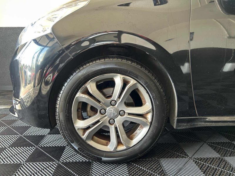PEUGEOT 208 ALLURE 1.2 VTI 82 