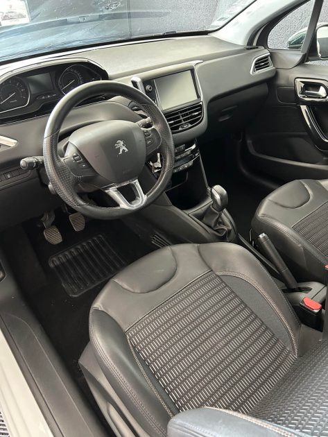 PEUGEOT 208 ALLURE 1.2 VTI 82 