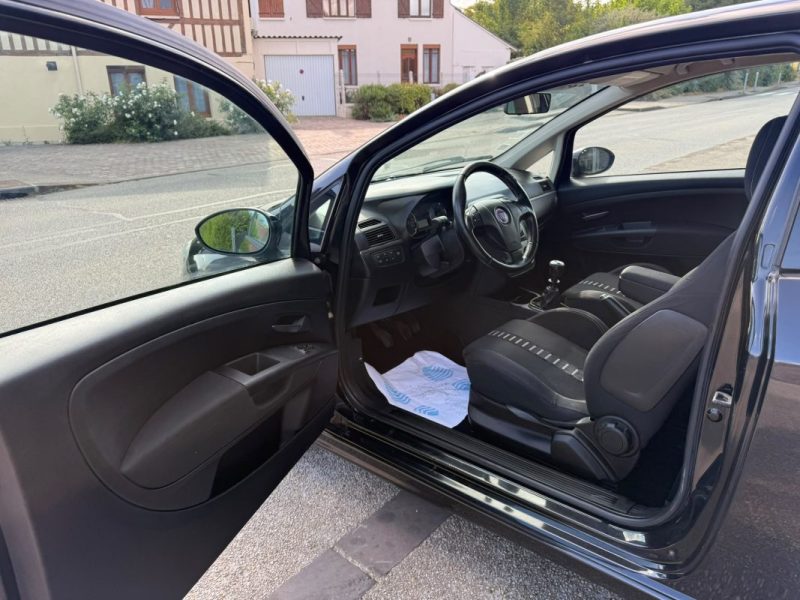 Fiat Grande Punto 1.6 D 120Ch Sport