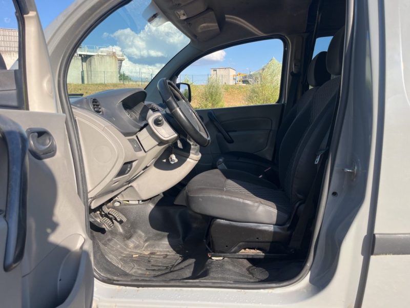 RENAULT KANGOO 1.5 DCI 70CV EMBRAYAGE ET DISTRIBUTION NEUVE