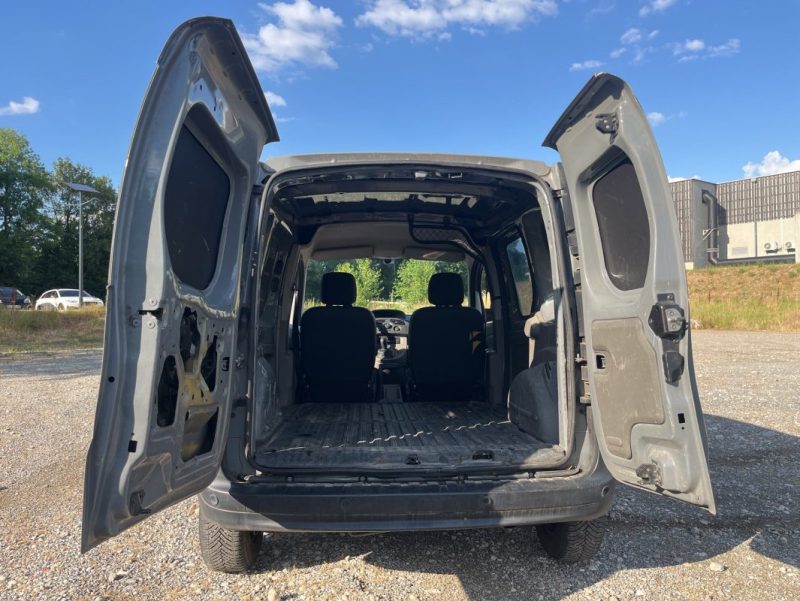 RENAULT KANGOO 1.5 DCI 70CV EMBRAYAGE ET DISTRIBUTION NEUVE