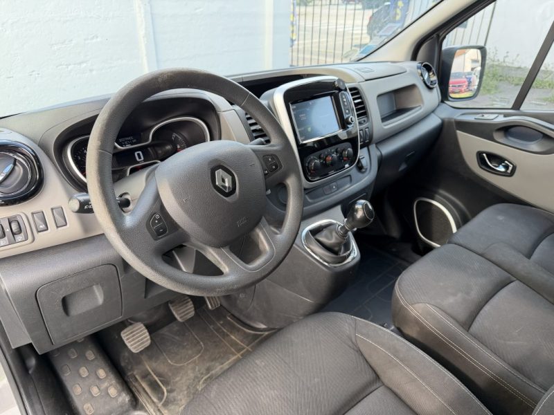RENAULT  TRAFIC (3) 1.6 DCI 120 CV L1H1 / 6 PLACES /GRAND CONFORT ORIGINE FRANCE GARANTIE 6 MOIS  
