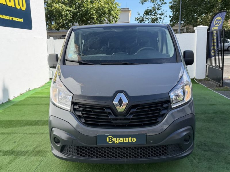 RENAULT  TRAFIC (3) 1.6 DCI 120 CV L1H1 / 6 PLACES /GRAND CONFORT ORIGINE FRANCE GARANTIE 6 MOIS  