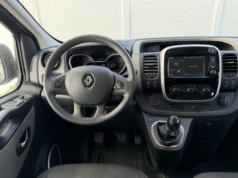 RENAULT  TRAFIC (3) 1.6 DCI 120 CV L1H1 / 6 PLACES /GRAND CONFORT ORIGINE FRANCE GARANTIE 6 MOIS  