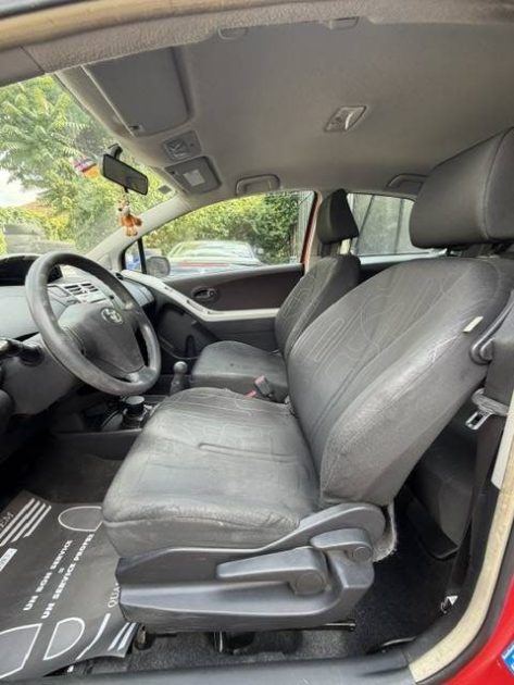 TOYOTA YARIS 1.0 VVT-ICOOL 2011 - 42 104Kms - Distrib ok - Premier main - SUIVIT TOYOTA