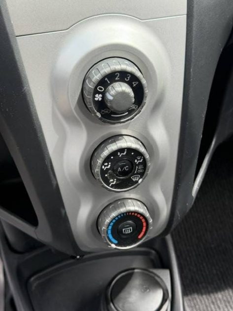 TOYOTA YARIS 1.3 VVTI COOL 2009 - 71 100Kms - Climatisation - Distrib ok - SUIVIT TOYOTA