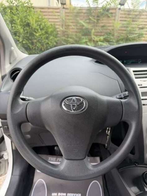TOYOTA YARIS 1.3 VVTI COOL 2009 - 71 100Kms - Climatisation - Distrib ok - SUIVIT TOYOTA