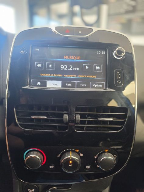 RENAULT CLIO IV 0.9 TCe 90 ch Zen Energy 2013 - CT OK -Garantie 12 mois ou 15 000 km. 
