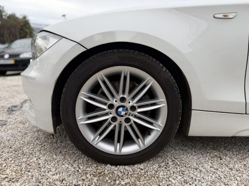 B.M.W. SERIE 1 118D EDITION EXCLUSIVE 2011