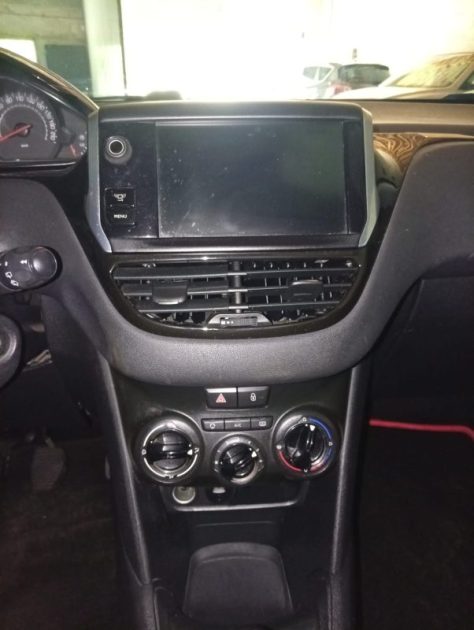 PEUGEOT 208 1.2 VTI 82 ACTIVE 2014