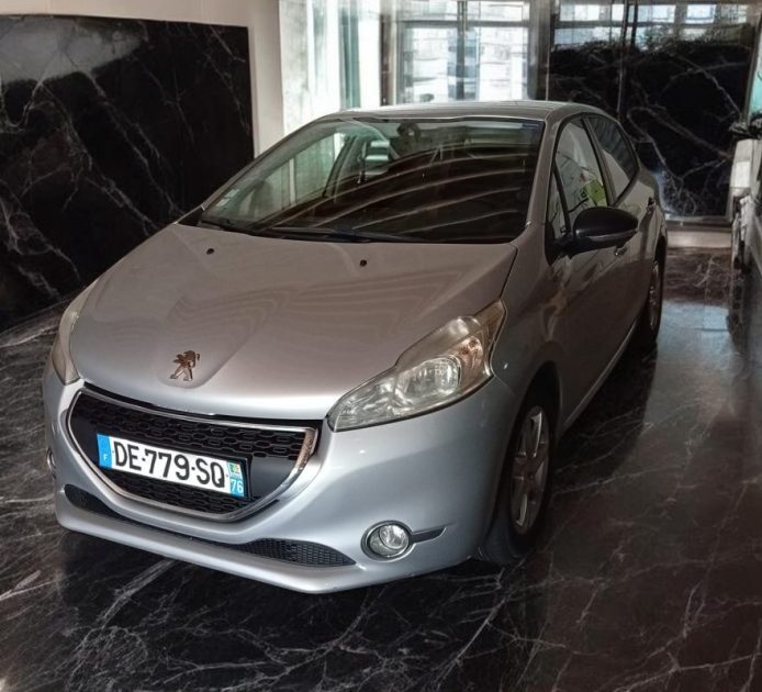 PEUGEOT 208 1.2 VTI 82 ACTIVE 2014