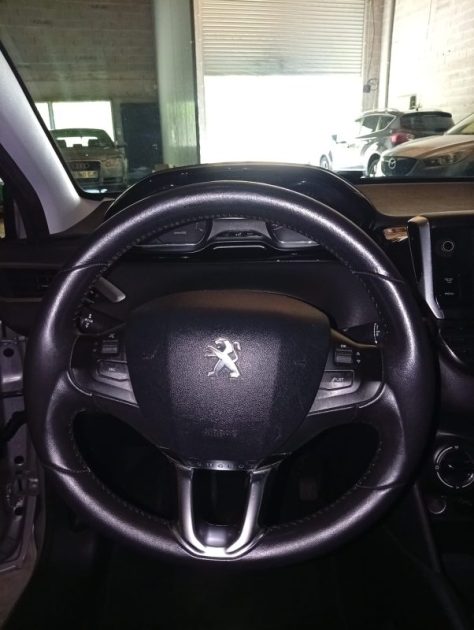 PEUGEOT 208 1.2 VTI 82 ACTIVE 2014