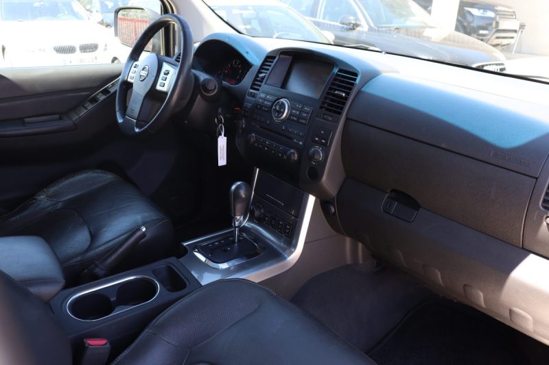 NAVARA NISSAN NAVARA DOUBLE-CAB 3.0 V6 DCI 231 LE 4X4 2010