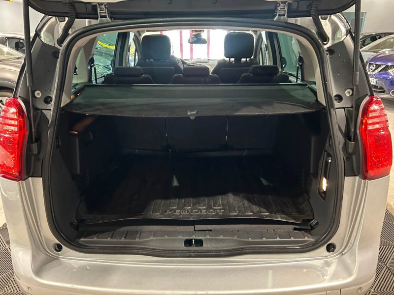 PEUGEOT 5008  2.0 BLUEHDI 150CH 