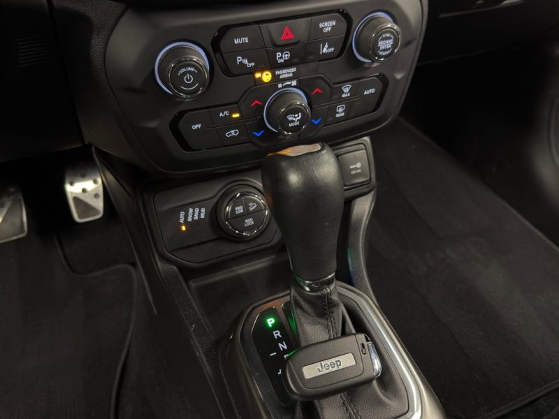 JEEP RENEGADE 2.0 140 Cv LIMITED 4X4 - CUIR / TOIT PANORAMIQUE / CAMERA - GARANTIE 1 AN