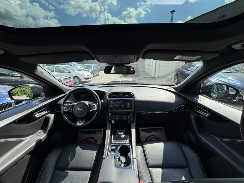 JAGUAR F-PACE 3.0 D PACK R SPORT FULL OPTIONS GPS/CLIM/CUIR/XENON/TOIT 1er MAIN