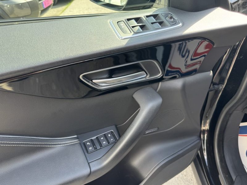 JAGUAR F-PACE 3.0 D PACK R SPORT FULL OPTIONS GPS/CLIM/CUIR/XENON/TOIT 1er MAIN