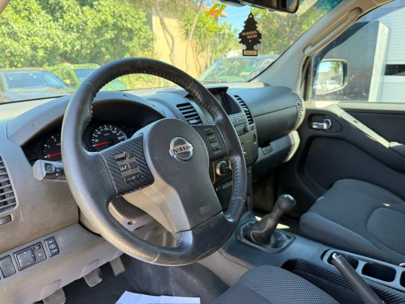NISSAN  NAVARA D40 DOUBLE CABINE 175CH 2.5 2008