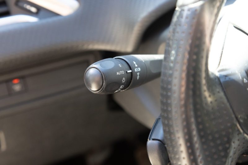 PEUGEOT 2008 1.2 PURE TECH 110 ALLURE 2015
