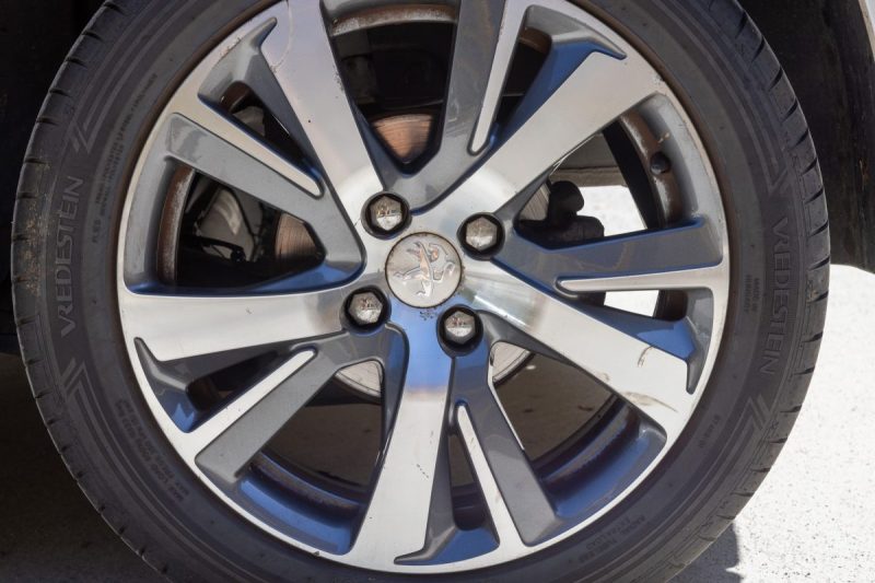 PEUGEOT 2008 1.2 PURE TECH 110 ALLURE 2015