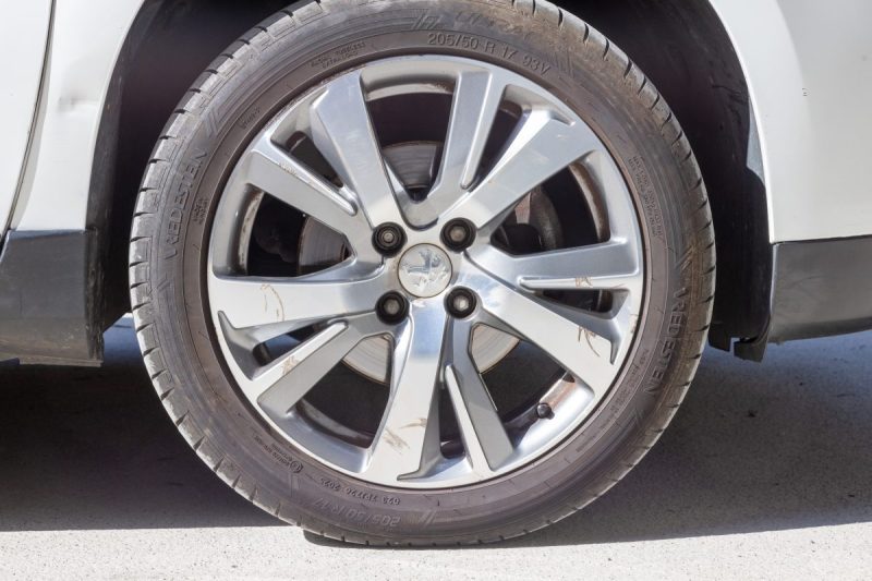 PEUGEOT 2008 1.2 PURE TECH 110 ALLURE 2015