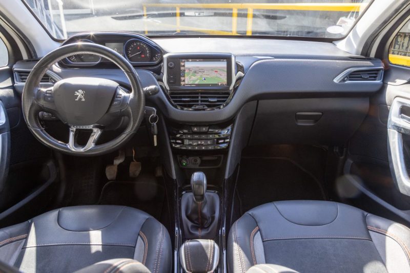 PEUGEOT 2008 1.2 PURE TECH 110 ALLURE 2015