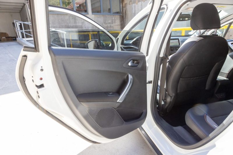 PEUGEOT 2008 1.2 PURE TECH 110 ALLURE 2015