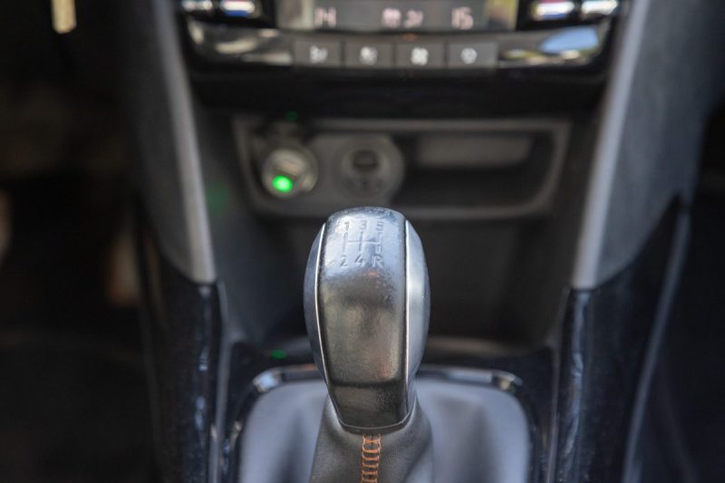PEUGEOT 2008 1.2 PURE TECH 110 ALLURE 2015