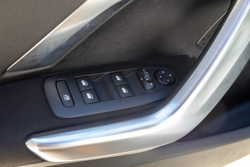 PEUGEOT 2008 1.2 PURE TECH 110 ALLURE 2015