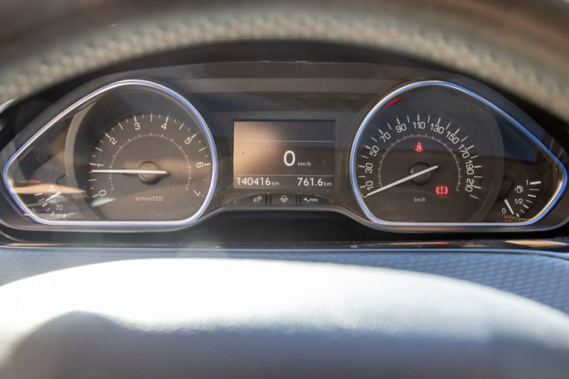 PEUGEOT 2008 1.2 PURE TECH 110 ALLURE 2015