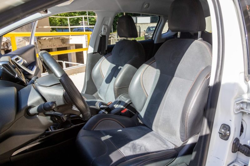 PEUGEOT 2008 1.2 PURE TECH 110 ALLURE 2015