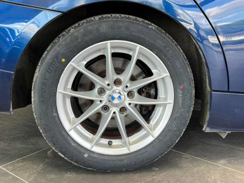🚗 BMW SÉRIE 3 TOURING 318d ⚙️ 📱 Bluetooth 🧭 Navigation 🔗 Attelage