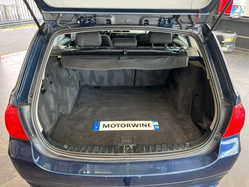 🚗 BMW SÉRIE 3 TOURING 318d ⚙️ 📱 Bluetooth 🧭 Navigation 🔗 Attelage