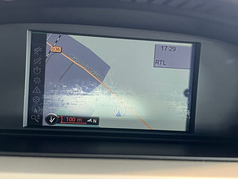 🚗 BMW SÉRIE 3 TOURING 318d ⚙️ 📱 Bluetooth 🧭 Navigation 🔗 Attelage
