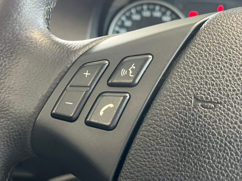 🚗 BMW SÉRIE 3 TOURING 318d ⚙️ 📱 Bluetooth 🧭 Navigation 🔗 Attelage