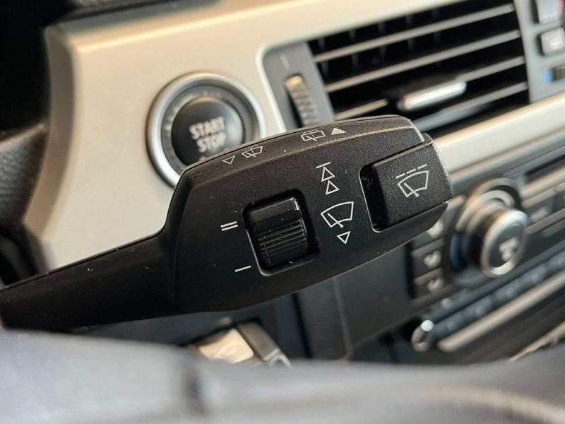 🚗 BMW SÉRIE 3 TOURING 318d ⚙️ 📱 Bluetooth 🧭 Navigation 🔗 Attelage
