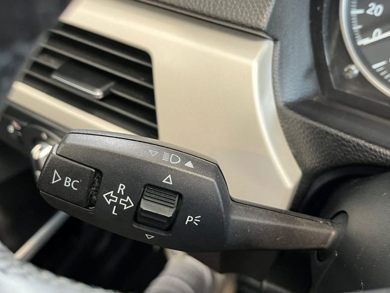 🚗 BMW SÉRIE 3 TOURING 318d ⚙️ 📱 Bluetooth 🧭 Navigation 🔗 Attelage