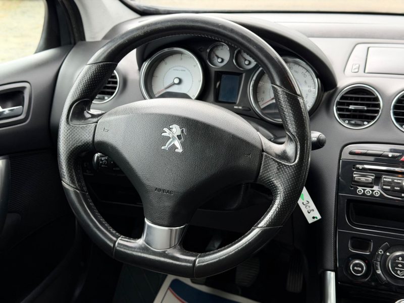 PEUGEOT 308 1.6 E-HDI 115 Pack Style - Clim - GPS - Bluetooth - Révisée & Garantie 6 Mois