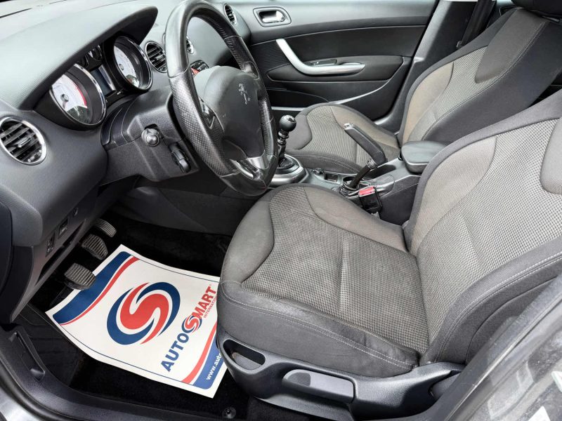 PEUGEOT 308 1.6 E-HDI 115 Pack Style - Clim - GPS - Bluetooth - Révisée & Garantie 6 Mois