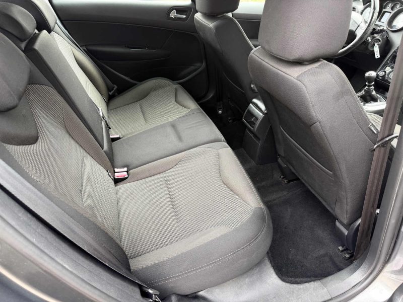 PEUGEOT 308 1.6 E-HDI 115 Pack Style - Clim - GPS - Bluetooth - Révisée & Garantie 6 Mois