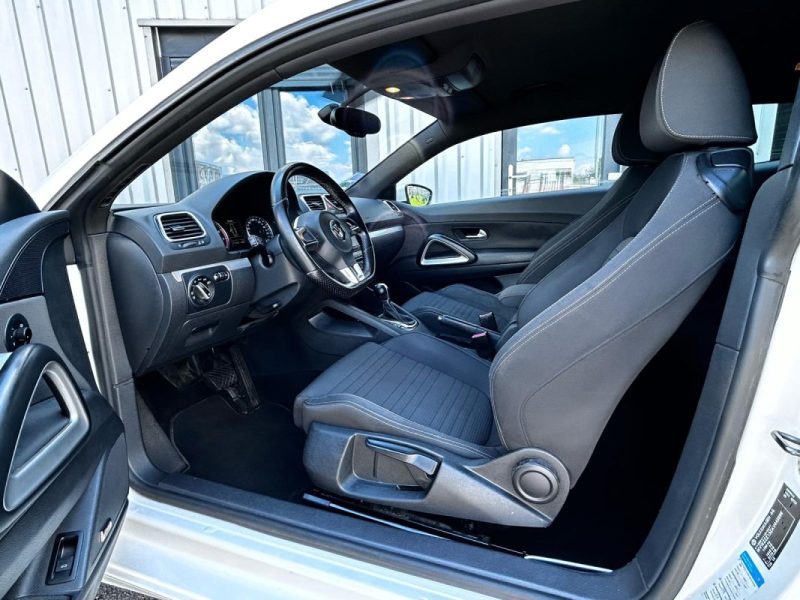 VOLKSWAGEN SCIROCCO 2.0 TSi DSG6 PACK TEAM 210CV