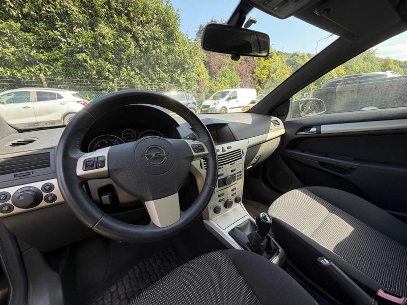 Opel Astra Twin Top 1.9 CDTI Linea Rossa 