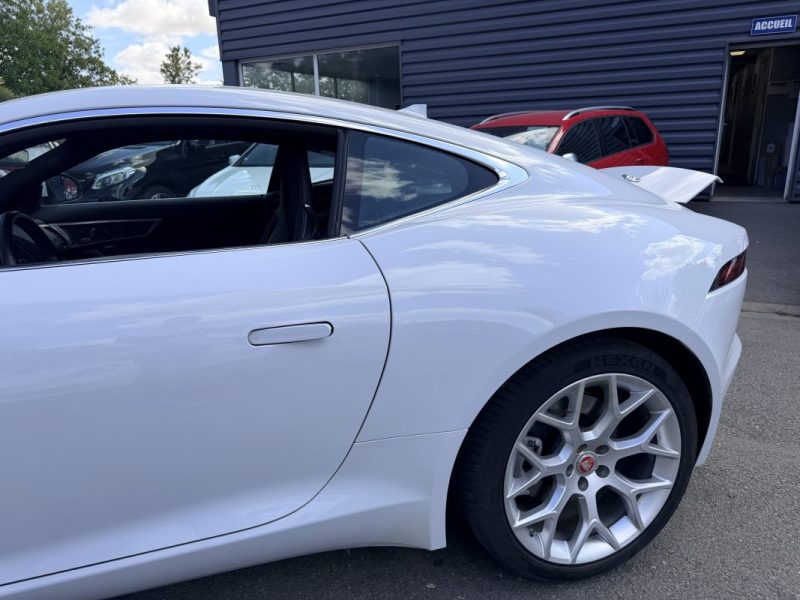 JAGUAR  F-TYPE  2018