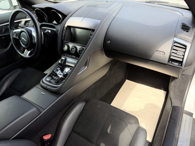 JAGUAR  F-TYPE  2018