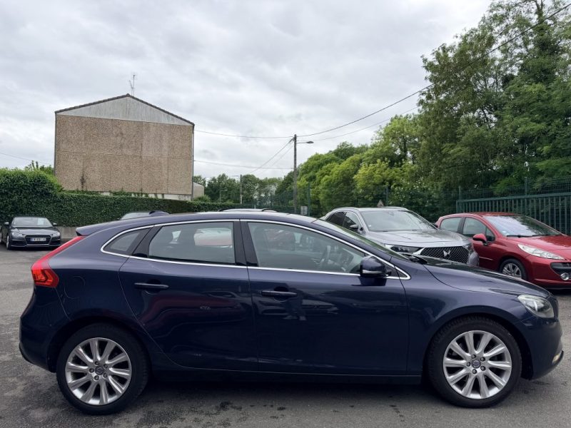 VOLVO V40 II T3 150 MOMENTUM 2013