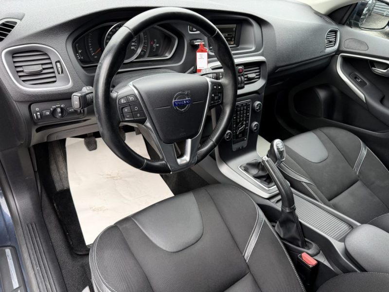 VOLVO V40 II T3 150 MOMENTUM 2013