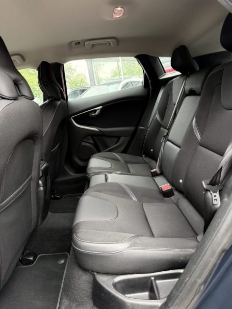 VOLVO V40 II T3 150 MOMENTUM 2013