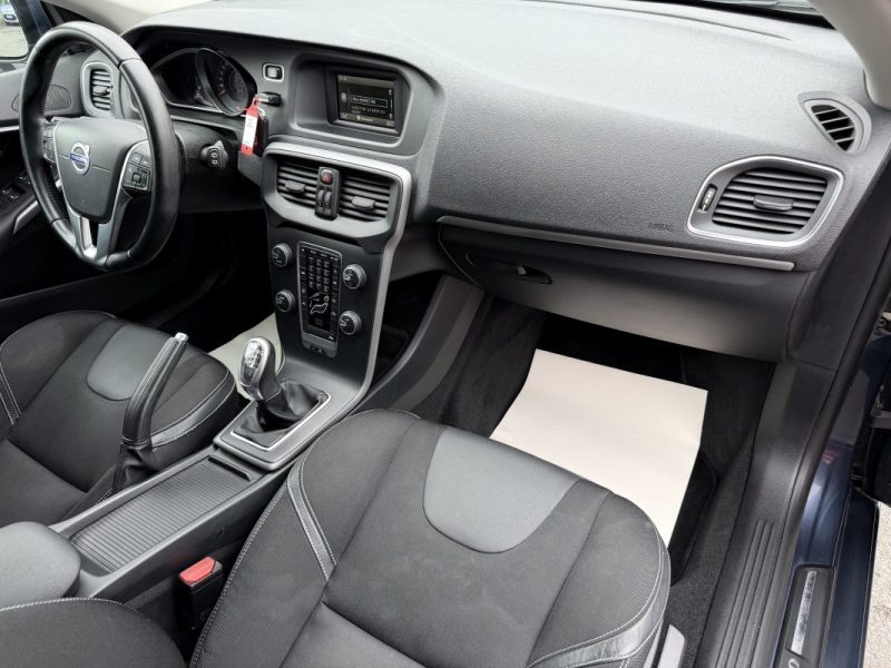 VOLVO V40 II T3 150 MOMENTUM 2013