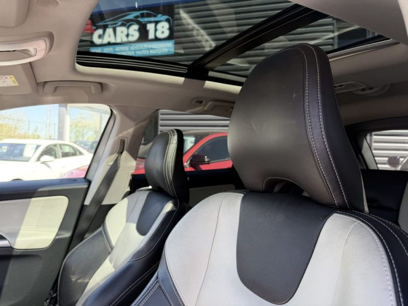 VOLVO XC60 (2) D4 181 CH XENIUM GEARTRONIC 8 2015
